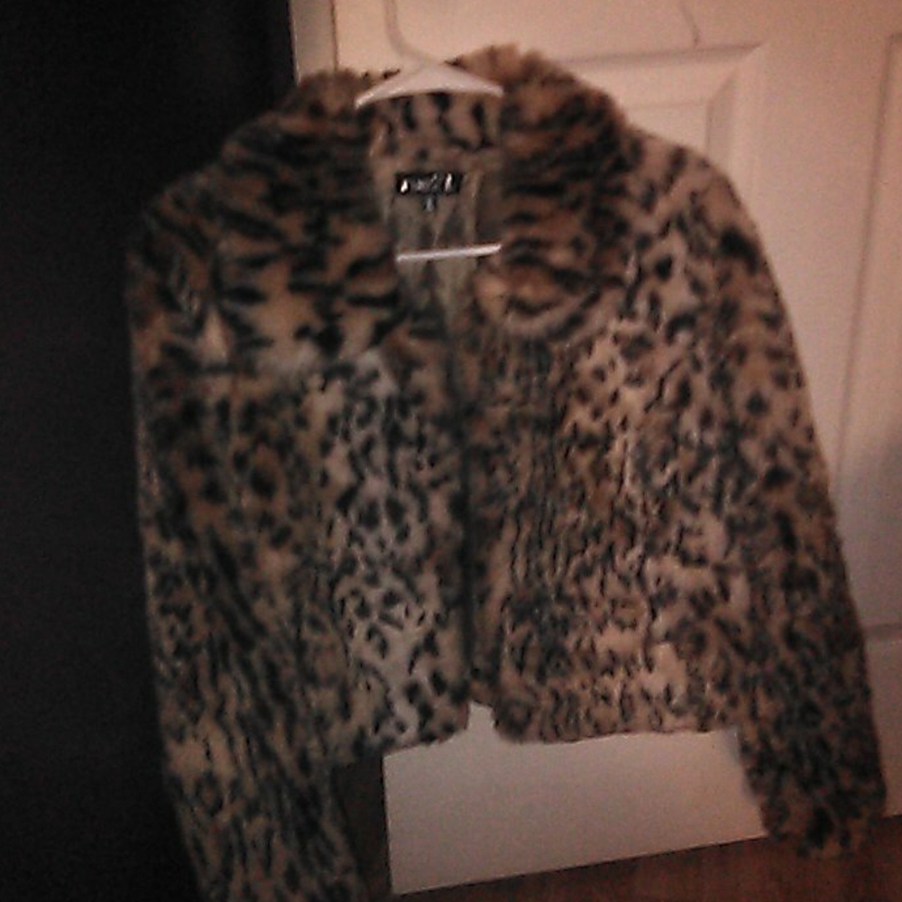 Faux fur leopard coat